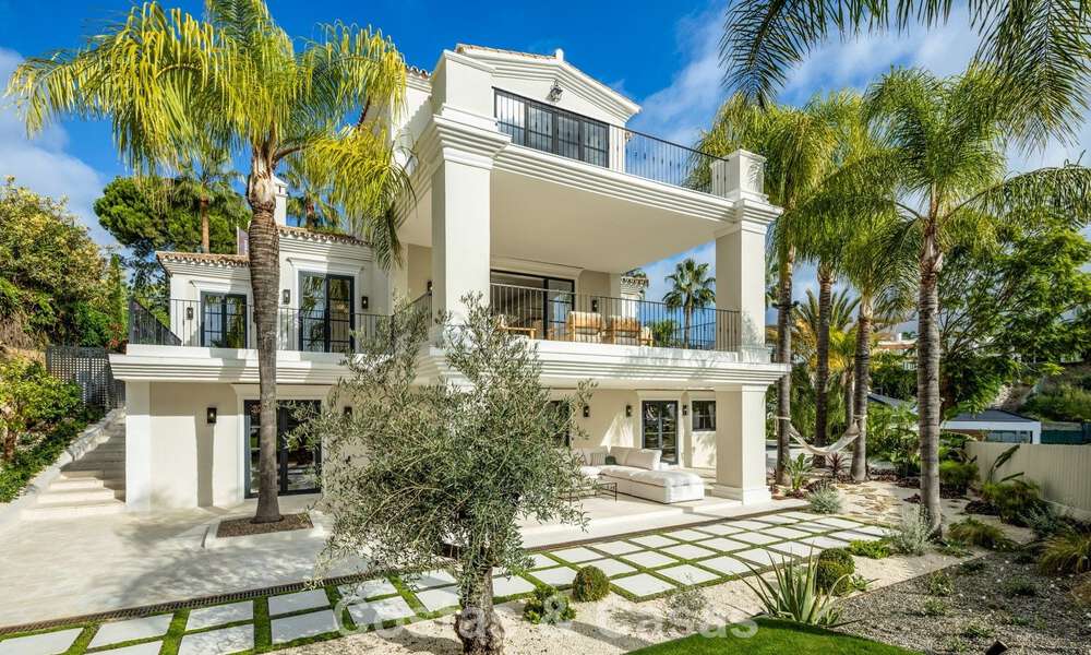 Instapklare luxevilla met een eigentijdse Andalusische bouwstijl te koop in Nueva Andalucia’s golfvallei, Marbella 773870