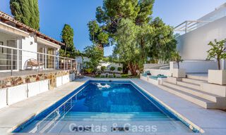 Moderne luxevilla met apart gastenverblijf en privacy te koop in Nueva Andalucia, Marbella 774080 