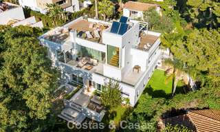 Moderne luxevilla met apart gastenverblijf en privacy te koop in Nueva Andalucia, Marbella 774126 