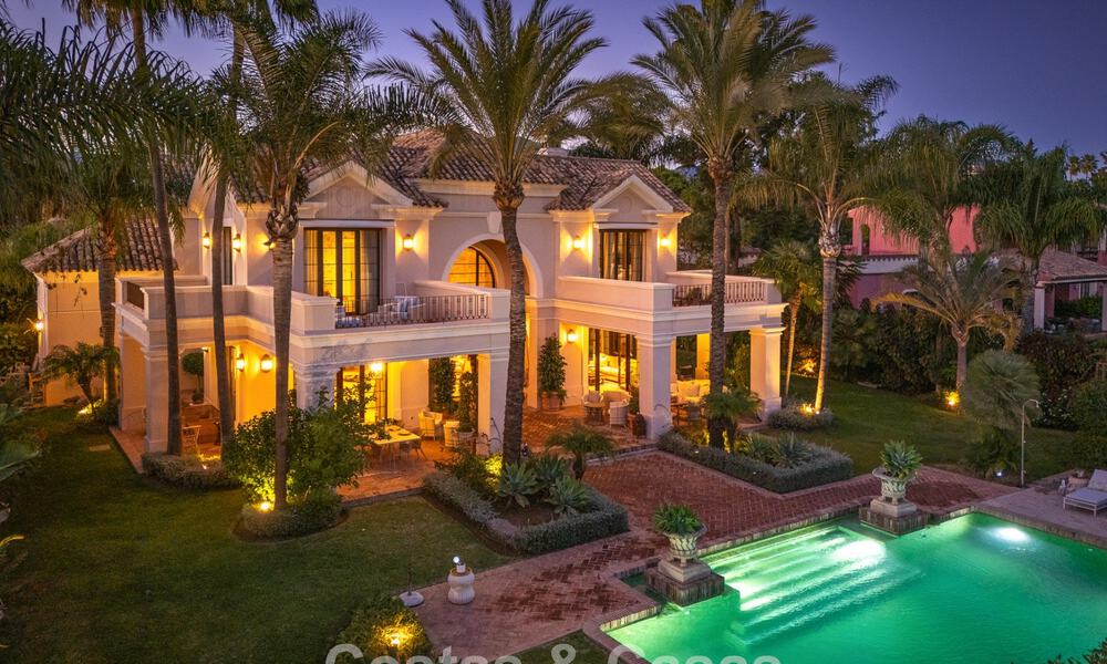 Indrukwekkende luxueuze villa te koop in een prestigieuze urbanisatie op loopafstand van het strand in Guadalmina Baja, Marbella 773955