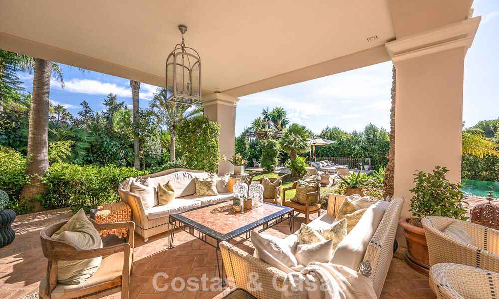 Indrukwekkende luxueuze villa te koop in een prestigieuze urbanisatie op loopafstand van het strand in Guadalmina Baja, Marbella 773969