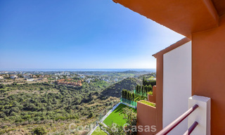 Halfvrijstaande woning met privétuin en panoramisch uitzicht te koop in Benahavis - Marbella 774187 