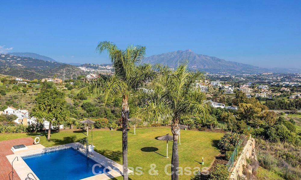 Halfvrijstaande woning met privétuin en panoramisch uitzicht te koop in Benahavis - Marbella 774188