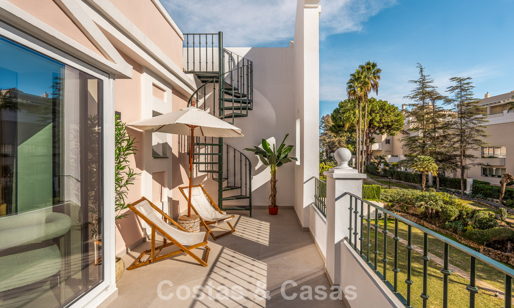 Ruim, eigentijds gerenoveerd penthouse te koop in Nueva Andalucia’s golfvallei, Marbella 774263