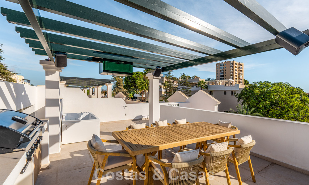 Ruim, eigentijds gerenoveerd penthouse te koop in Nueva Andalucia’s golfvallei, Marbella 774265