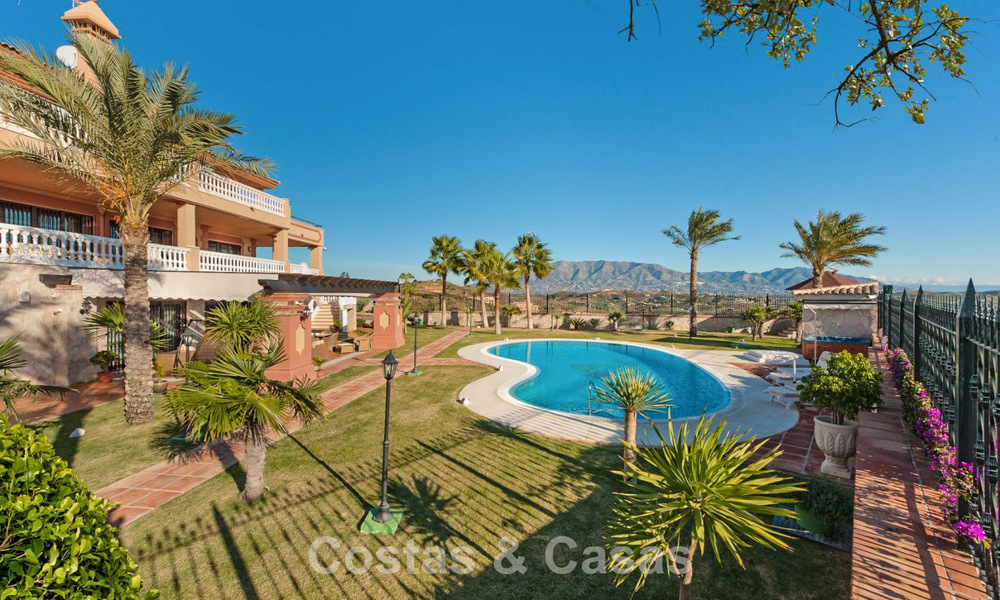 Indrukwekkend landgoed te koop, grenzend aan de golfbaan in Mijas, Costa del Sol 774478