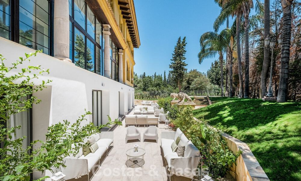 Unieke loft-stijl villa te koop in een begeerde villawijk in Nueva Andalucia, Marbella 774479