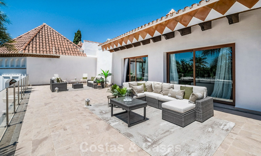 Unieke loft-stijl villa te koop in een begeerde villawijk in Nueva Andalucia, Marbella 774495